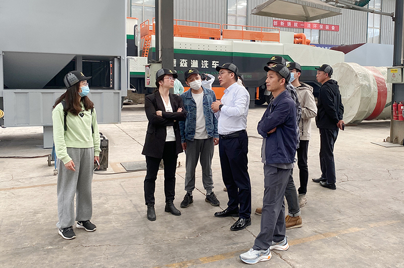 华中科技大学、中南大学一行莅临LETOU乐投生产基地考察调研