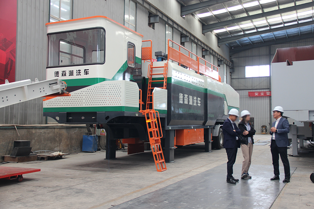 LETOU乐投移动淋洗修复设备.jpg LETOU乐投移动淋洗修复设备